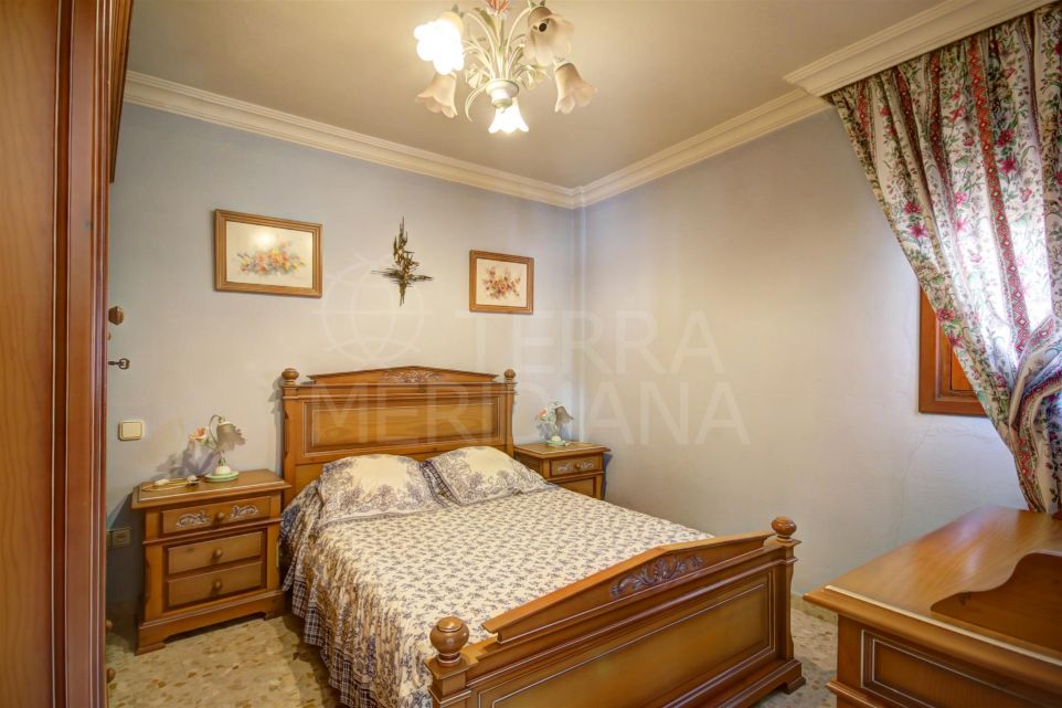 Penthouse for sale in the old town of Estepona on a quiet street, close to the beach