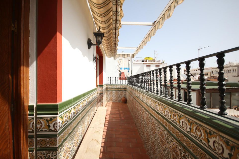 Penthouse for sale in the old town of Estepona on a quiet street, close to the beach