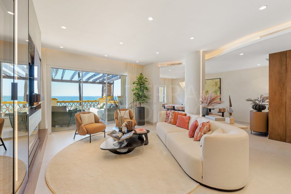 Superbe appartement de trois chambres en première ligne de plage à vendre à Rio Real