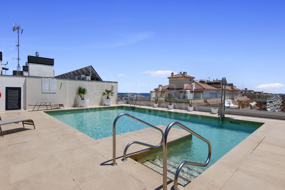 Spectacular 2 bedroom penthouse with superb sea views for sale in Estepona center