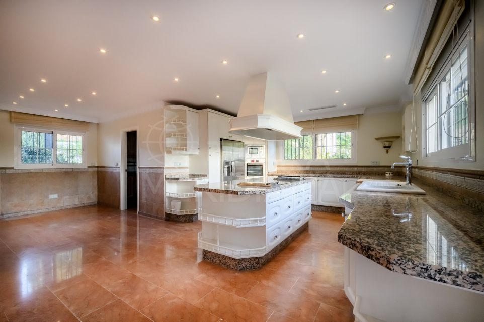 Prime Investment Villa with Panoramic Views in Exclusive Gated Vega del Colorado