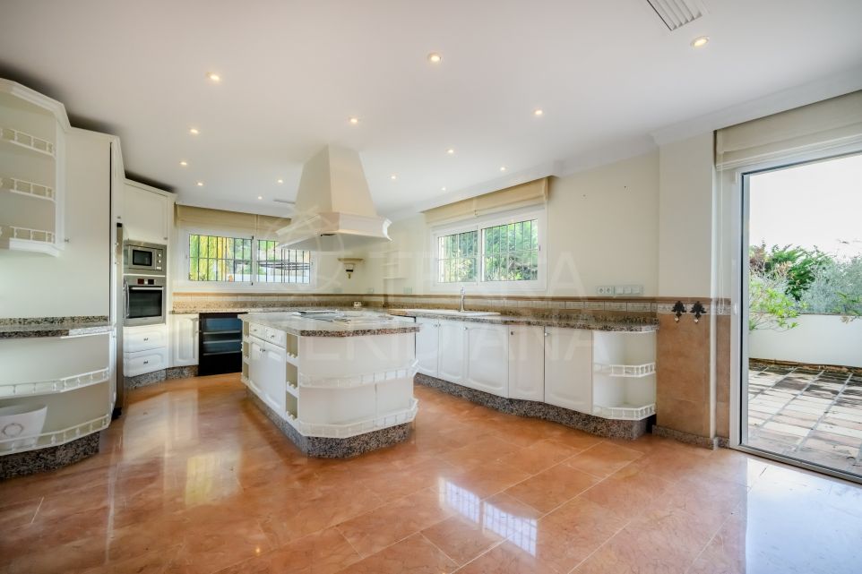 Prime Investment Villa with Panoramic Views in Exclusive Gated Vega del Colorado