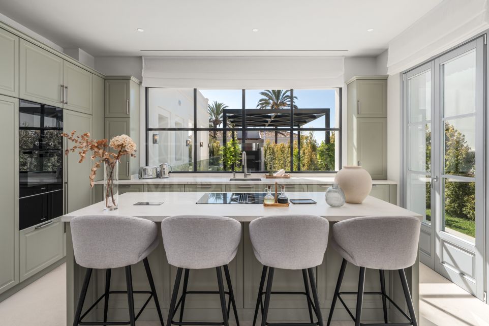 Villa moderne élégante de style français à La Cerquilla, Nueva Andalucía