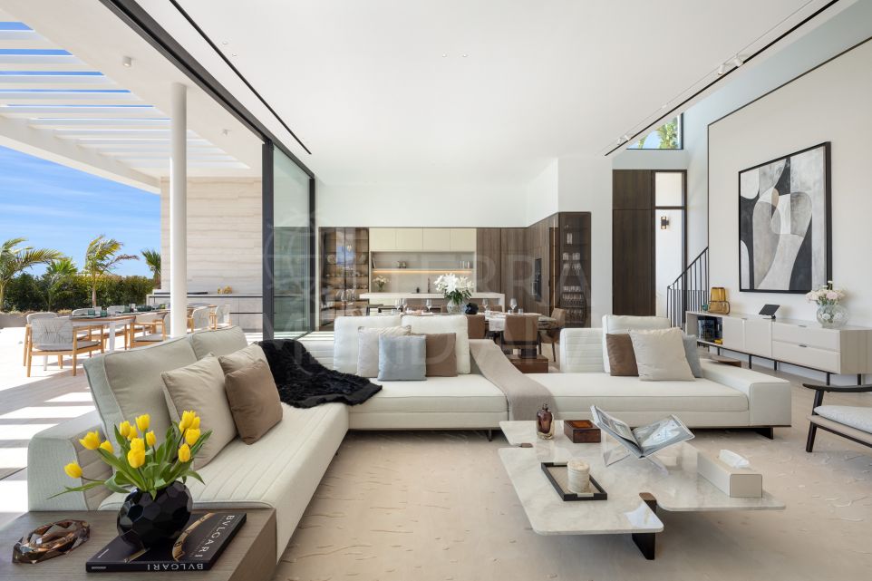 Brand-New Designer Villa with Panoramic Sea Views in Prestigious Los Flamingos