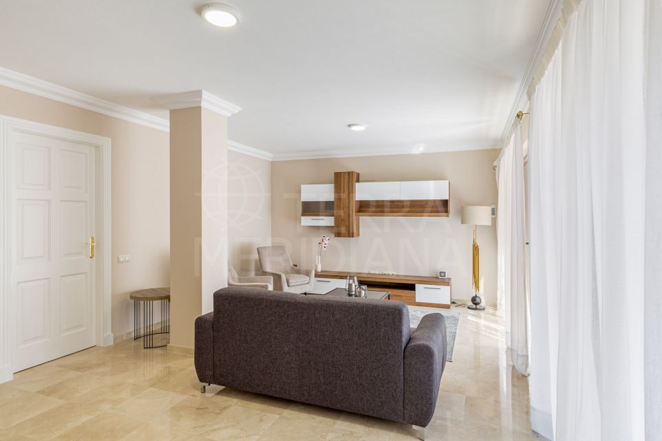Immaculate 9-Bedroom Villa with Panoramic Views in Paraiso Alto
