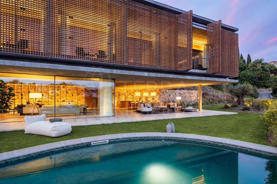 A Masterpiece of Modern Luxury in El Madroñal