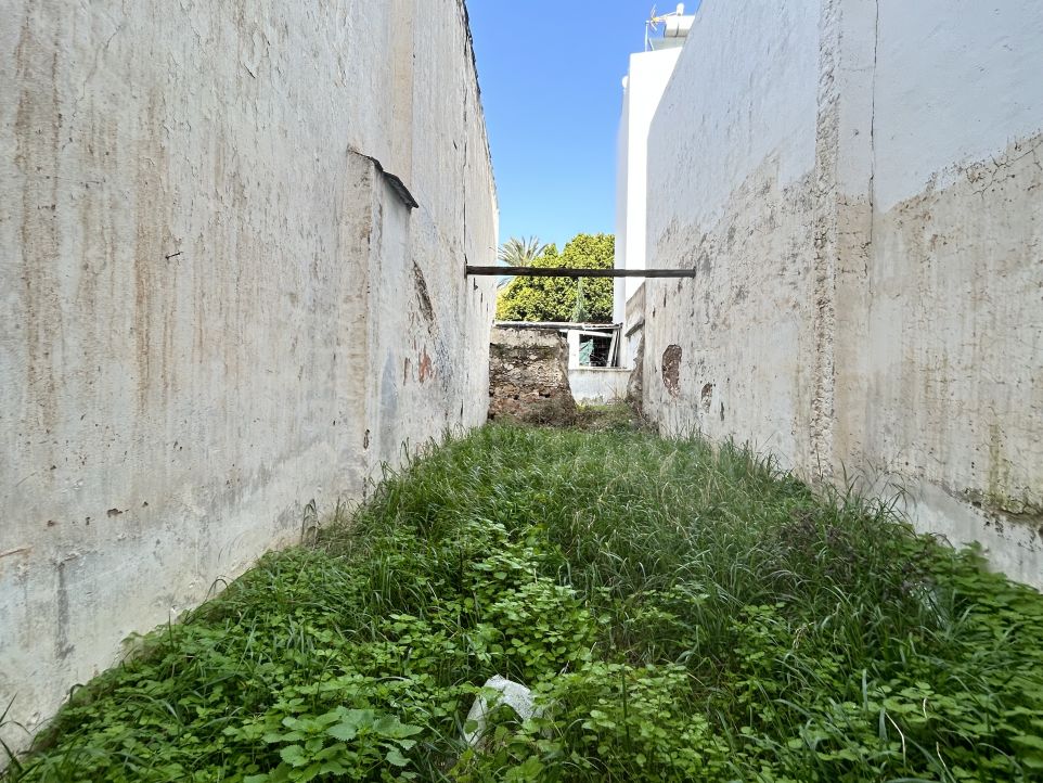 Plot for sale in the centre of the old town of Estepona, 50 meters from the beach