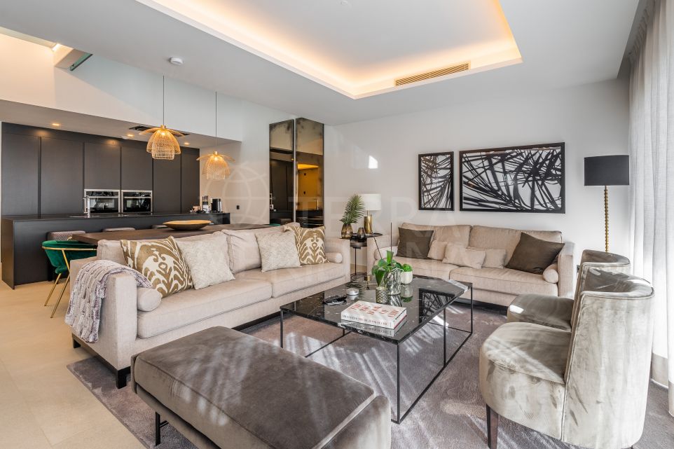 Maison de ville ultra-luxueuse avec finitions haut de gamme à vendre sur la plage de The Island, Guadalobon, Estepona