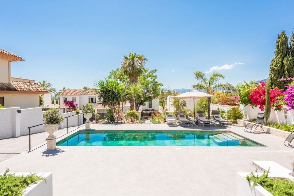 Stylish modern villa with plenty of room for customisation for sale in Rio Real, Marbella East