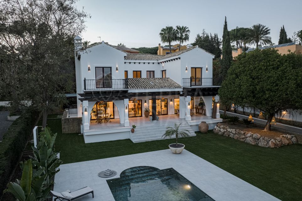 Upgraded cortijo-style villa with modern amenities for sale in Hacienda Las Chapas, Marbella East