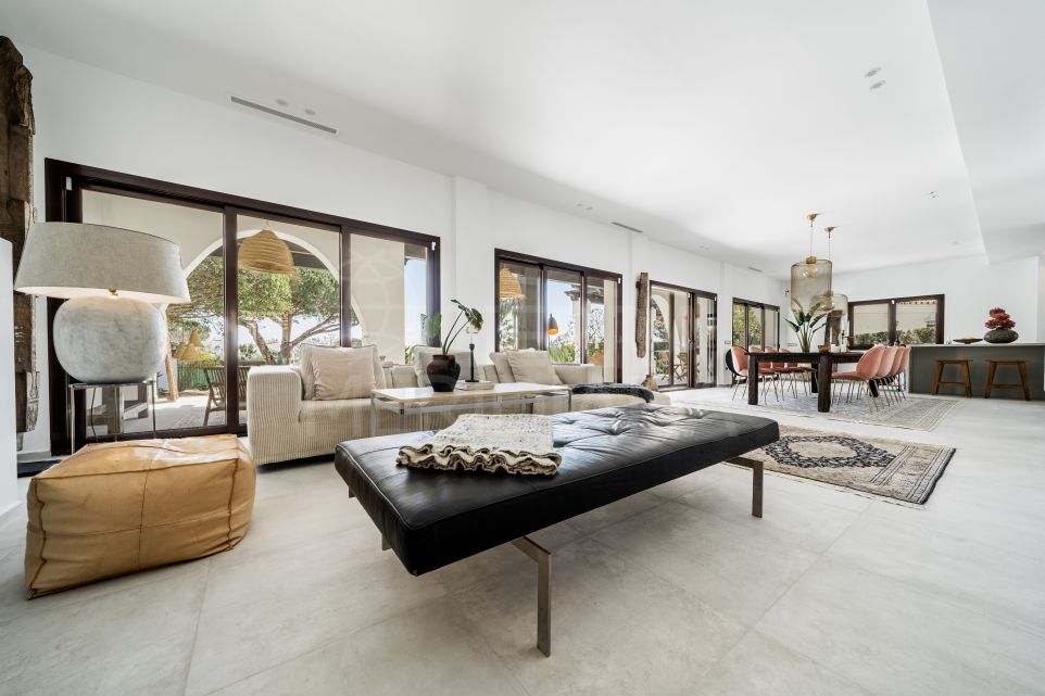 Upgraded cortijo-style villa with modern amenities for sale in Hacienda Las Chapas, Marbella East