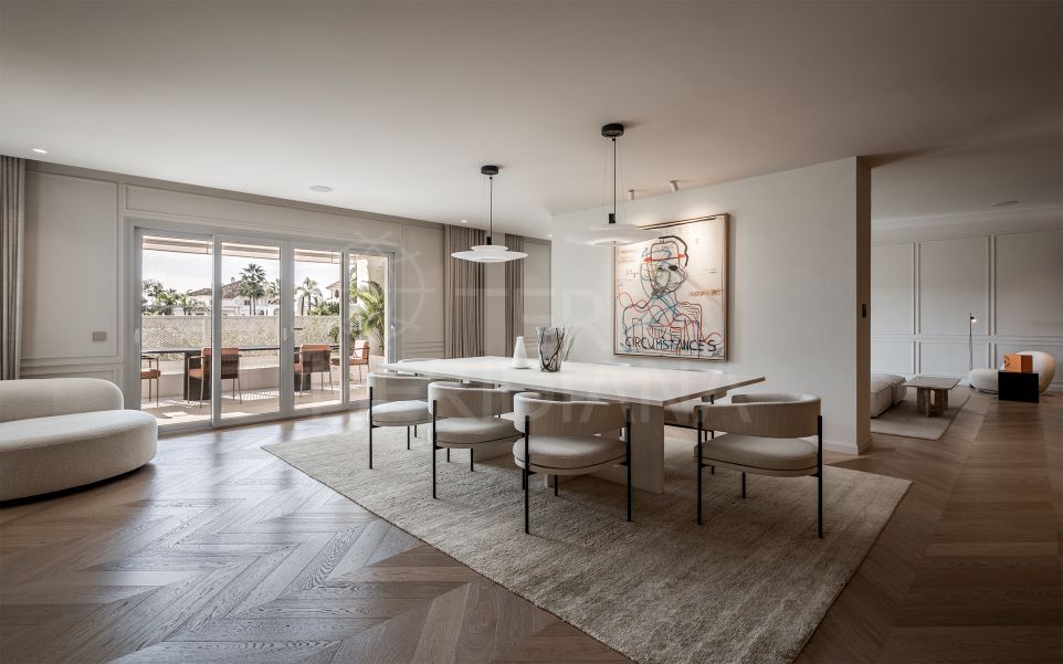 Apartamento de lujo actualizado con comodidades de primera categoría en venta en Monte Paraíso, Milla de Oro de Marbella