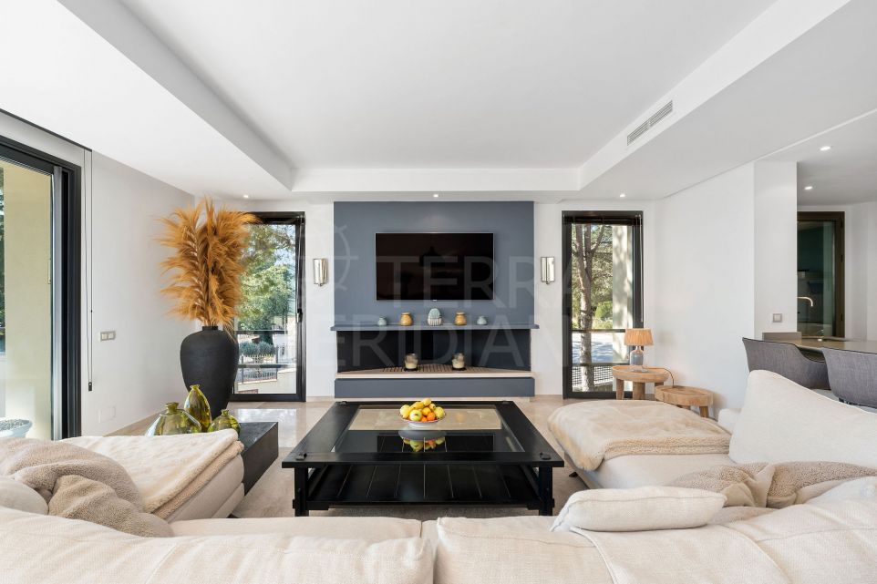 Elegant Sierra Blanca Retreat: Spacious 3-Bedroom Apartment for Sale in Imara, Marbella Golden Mile