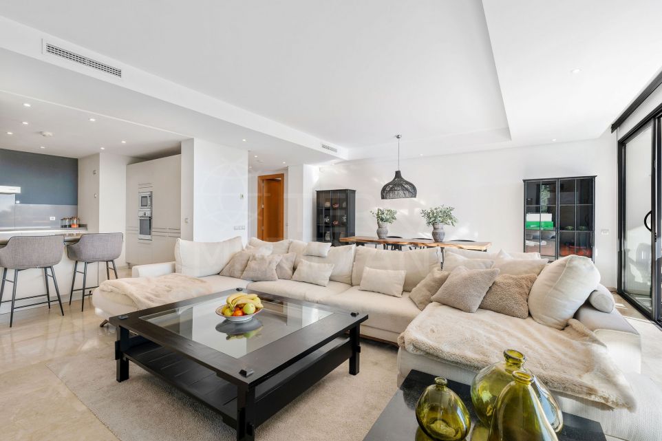 Elegant Sierra Blanca Retreat: Spacious 3-Bedroom Apartment for Sale in Imara, Marbella Golden Mile
