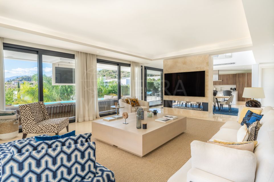 Stunning Golf Valley 6-Bedroom Villa for Sale in Haza del Conde, Nueva Andalucia, Marbella
