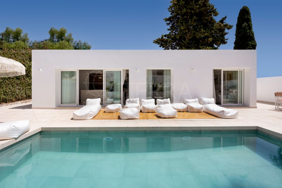 Renovated single-storey villa with modern mediterranean flair for sale in Nueva Andalucia, Marbella