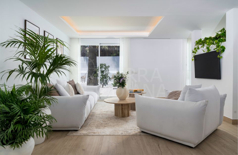Renovated single-storey villa with modern mediterranean flair for sale in Nueva Andalucia, Marbella