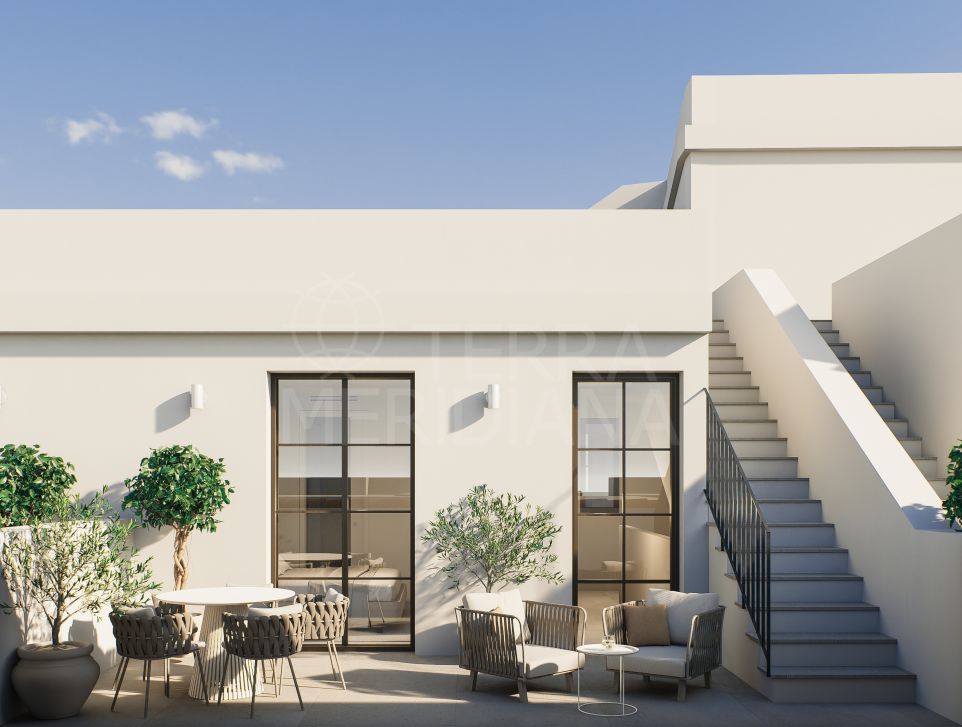 Maison de ville neuve de style andalou avec 3 chambres à vendre dans la vieille ville d’Estepona