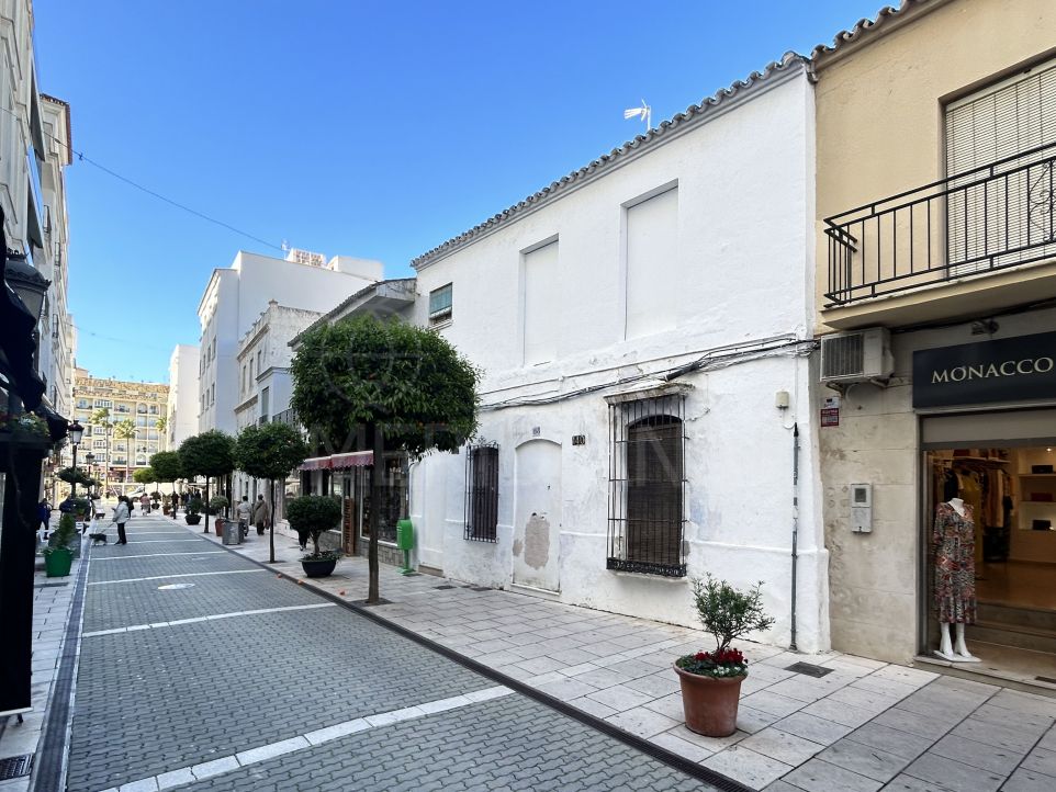 Development oportunity in the charming old town of Estepona, 100 meters from the beach