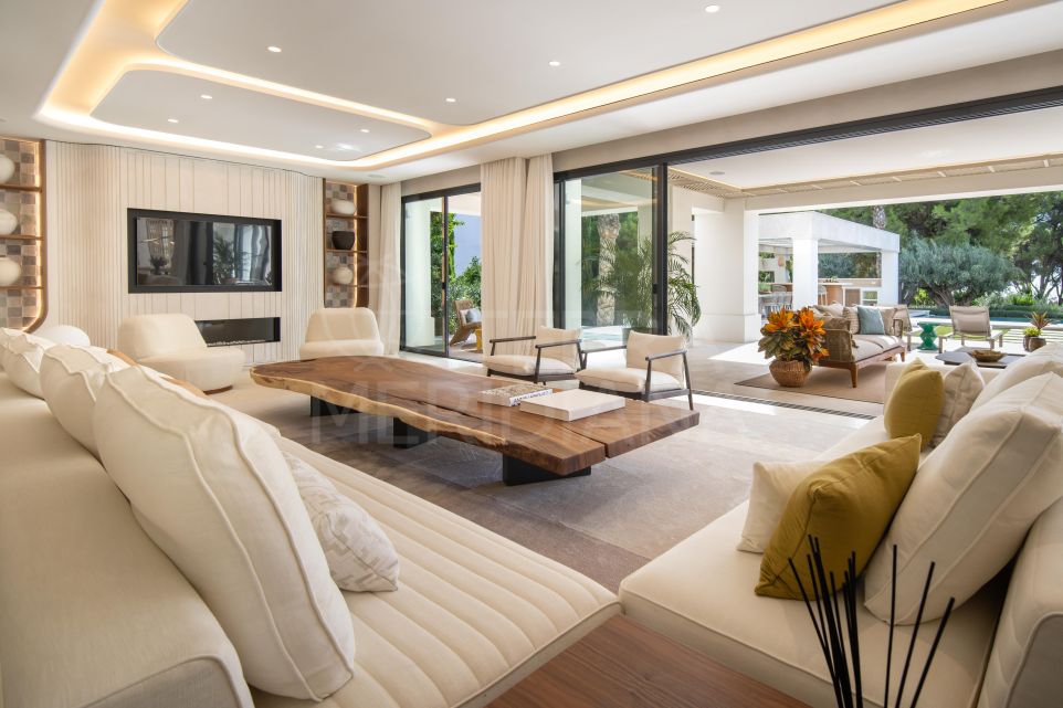 Elegante Villa que Ofrece una Sofisticación Inigualable, en Venta en Altos Reales, Milla de Oro de Marbella