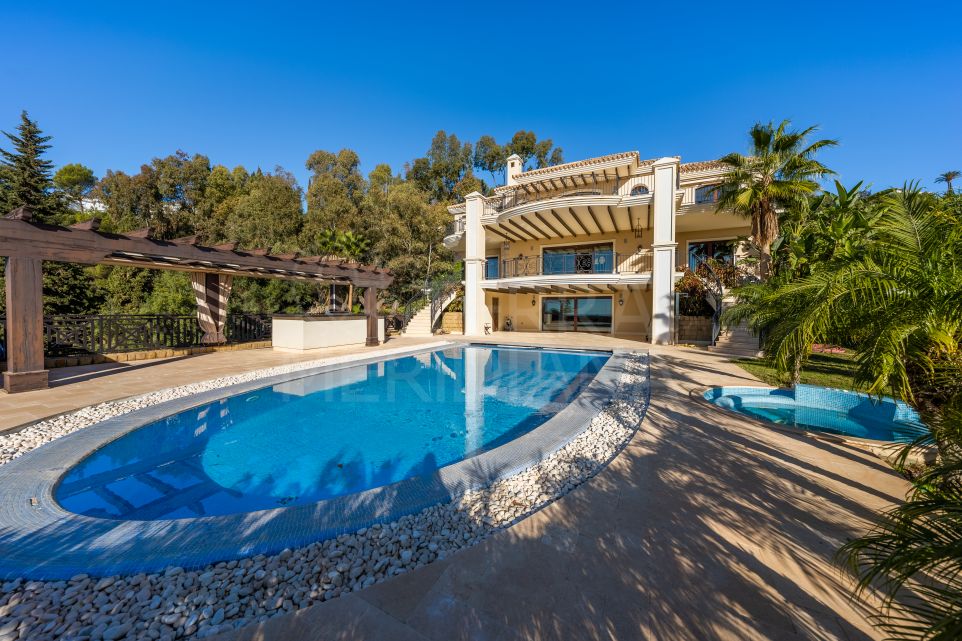 Elegant Villa Offering Unparalleled Luxury for Sale in Los Altos de los Monteros, Marbella East