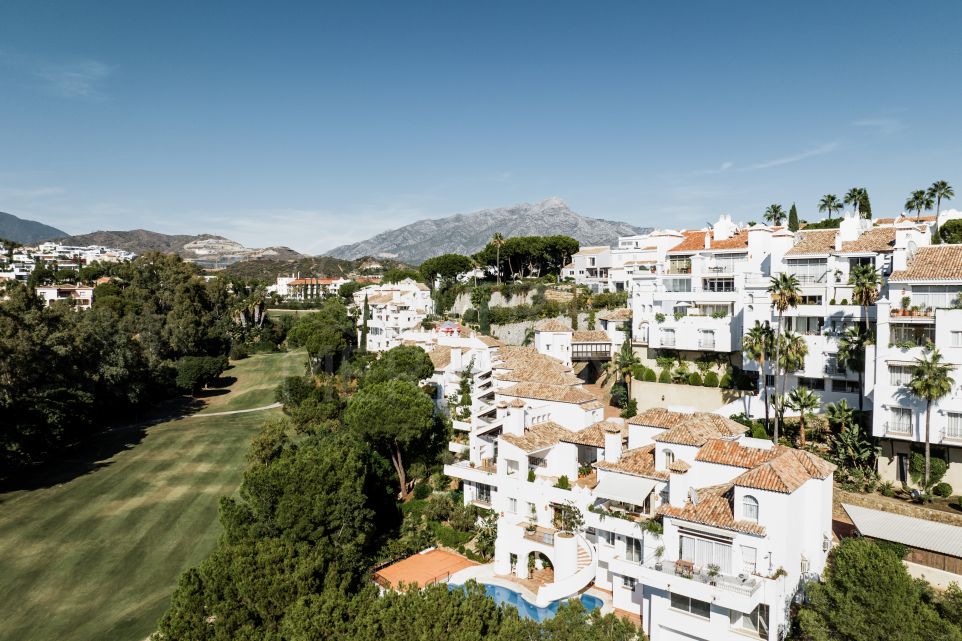 Fully Renovated 3-Bed Duplex Penthouse with Golf Views for Sale in Eagles Village, Benahavis