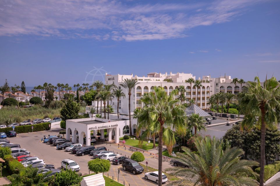 Stunning Duplex Penthouse with Panoramic Views for Sale in Alcazaba Gardens, Puerto Banus, Marbella