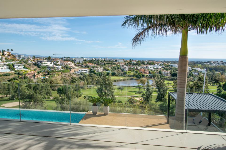 Luxurious Five-Bedroom Villa with Premium Amenities for Sale in La Alqueria, Benahavis