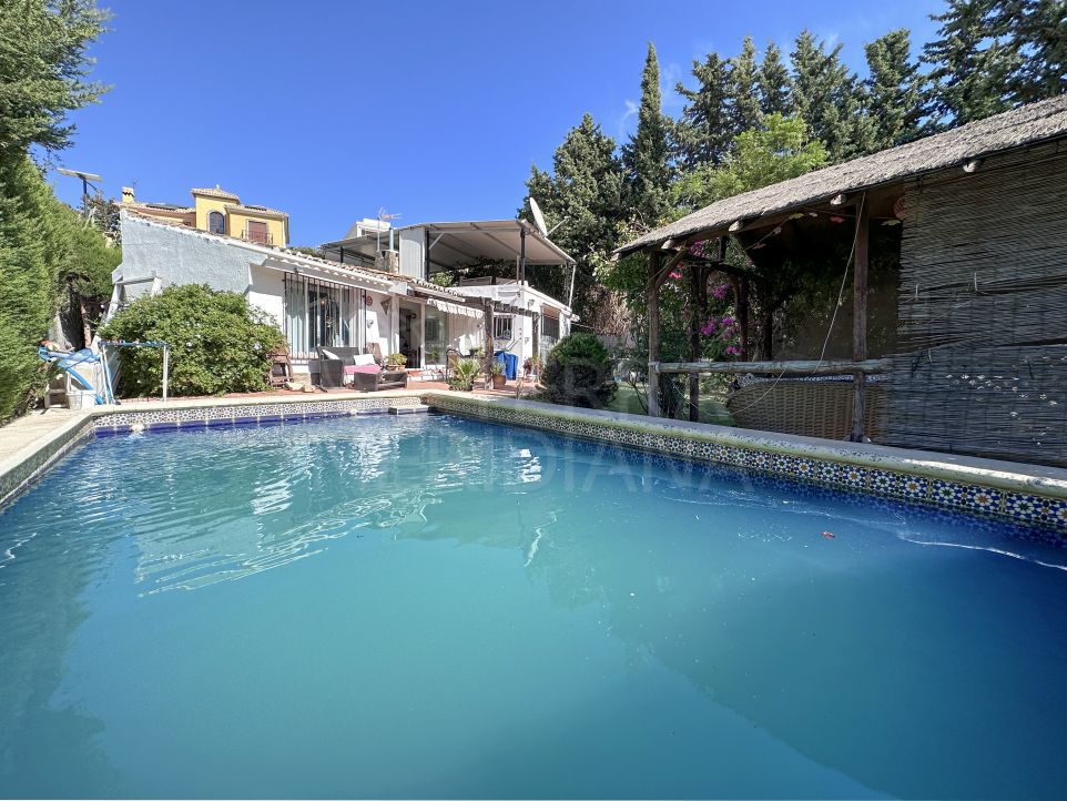 Well located 2 bedroom Villa for sale in Valle Romano, Estepona