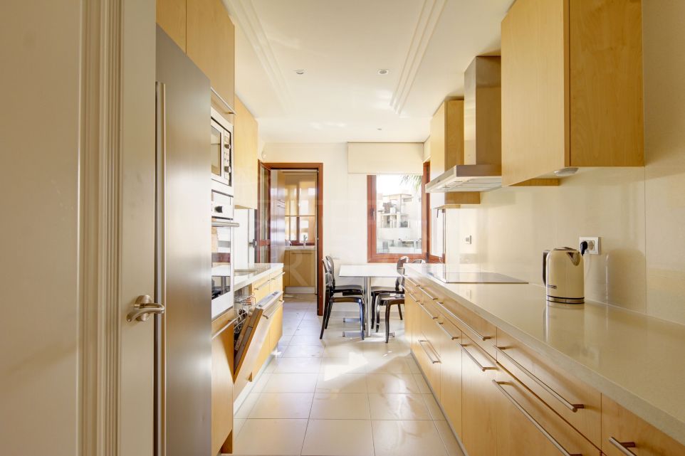 3 bedroom apartment for sale with sea views in Los Granados del Mar, Estepona
