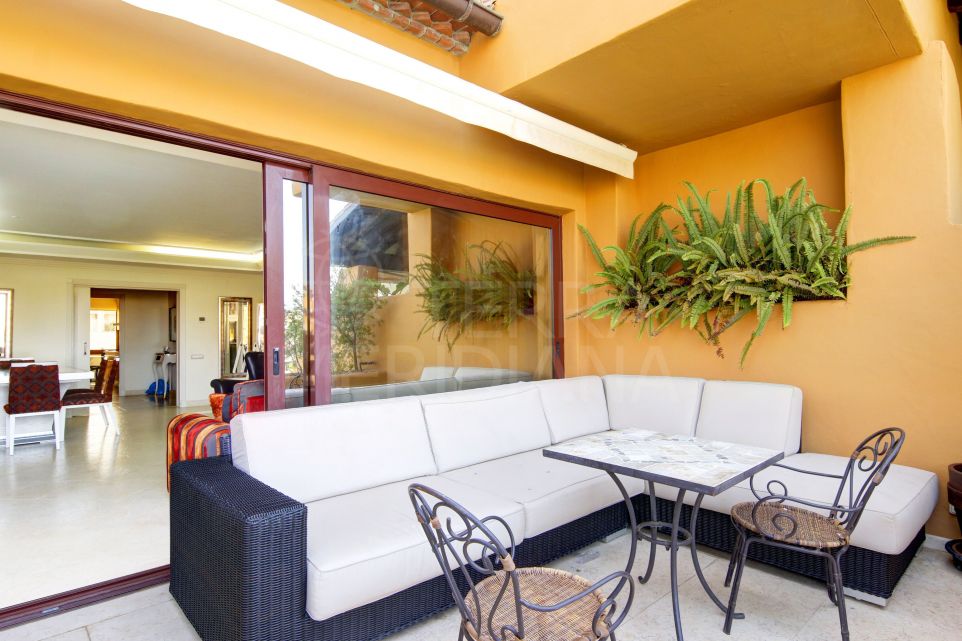 3 bedroom apartment for sale with sea views in Los Granados del Mar, Estepona