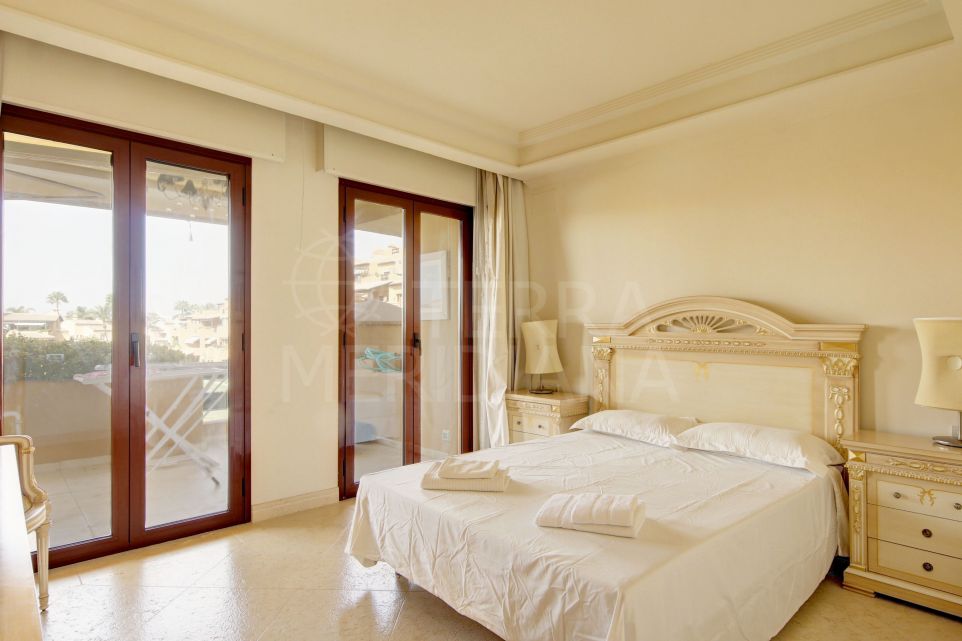 3 bedroom apartment for sale with sea views in Los Granados del Mar, Estepona