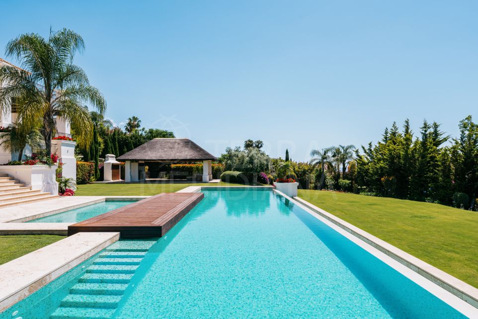 Élégance méditerranéenne rencontre confort : Villa Tocatta à vendre à Sierra Blanca, Marbella Golden Mile