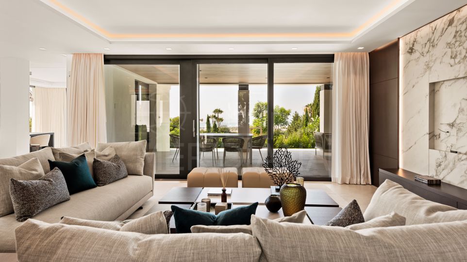 Exceptional Luxury Villa in the Heart of Golfing Paradise for sale in Los Flamingos, Benahavis