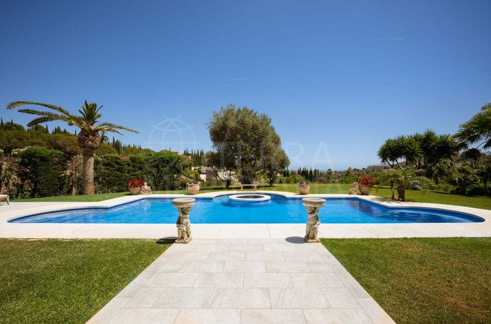 Superbe maison de luxe de 7 chambres à vendre à Nueva Andalucia, Marbella
