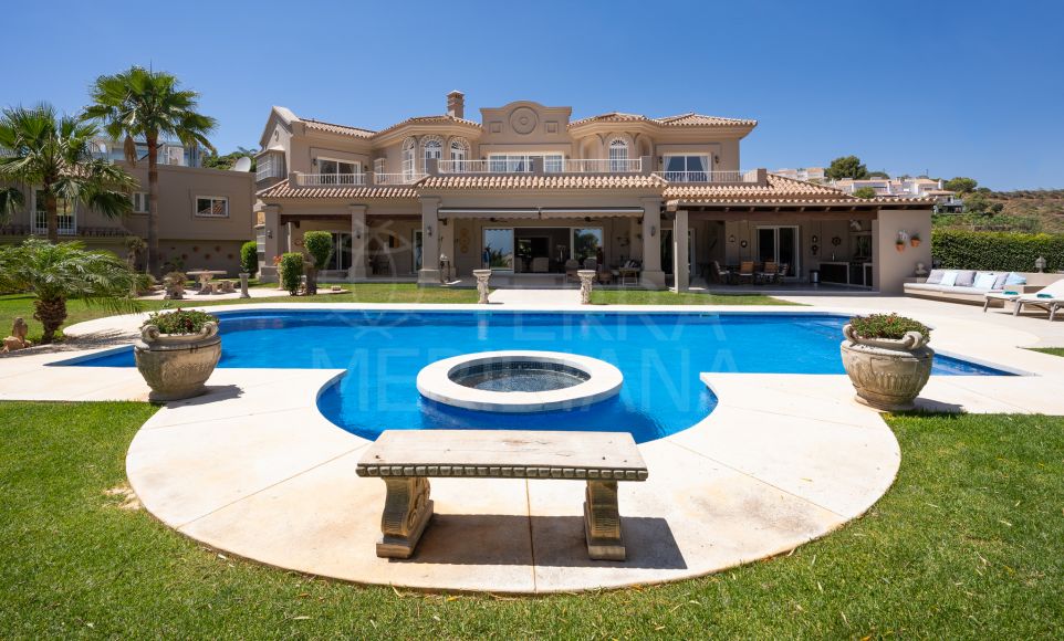 Stunning 7-Bedroom Luxury Mansion with Panoramic Vistas for Sale in Nueva Andalucia, Marbella