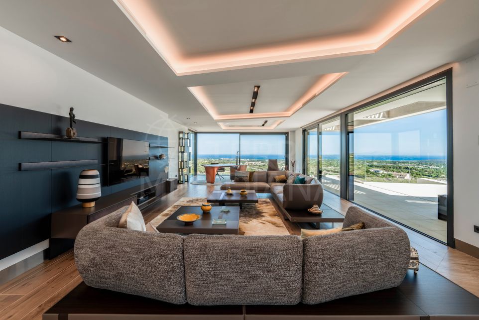 Le luxe moderne rencontre l'élégance panoramique : Villa Atlas à vendre à La Reserva, Sotogrande