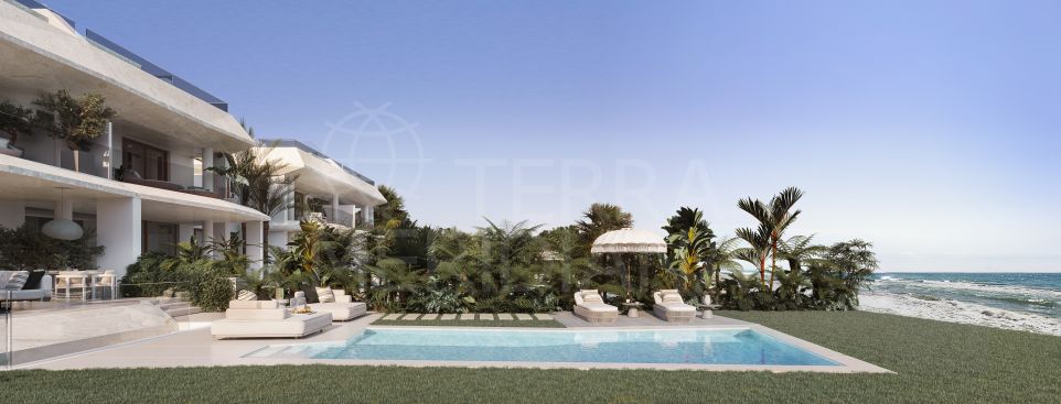 Elegante villa de lujo en primera línea de playa en venta en Marbella Este