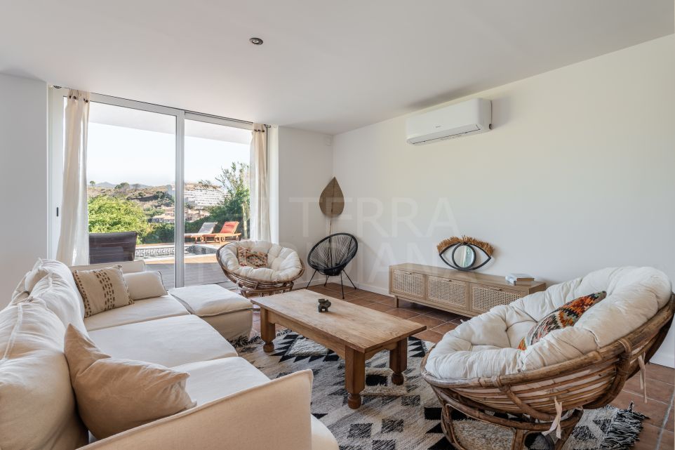 Elegant Three-Level Home with Stunning Views and Pool for Sale in El Padron, Estepona East