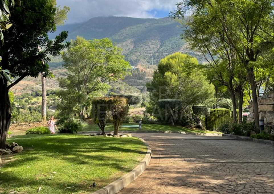 Investment Opportunity - Fully Licensed Villa for Sale in La Zagaleta, Benahavis