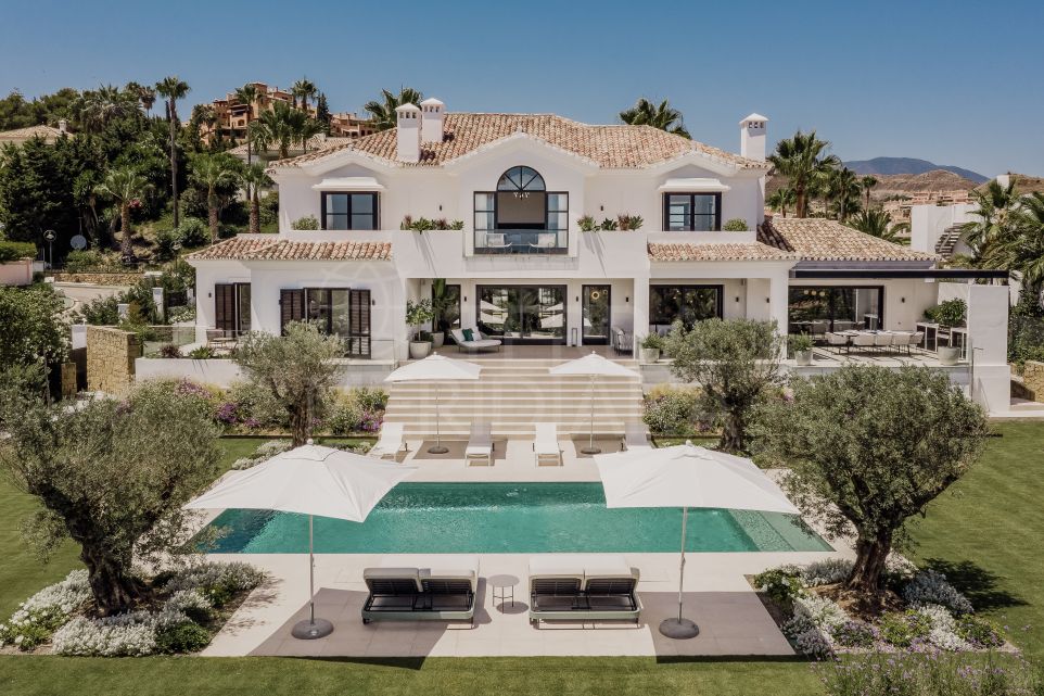 Villa Oliva - Villa moderne à vendre conçue par Miguel Tobal avec vue panoramique sur la mer, Nueva Andalucia