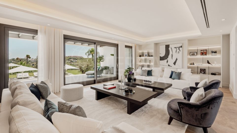 Villa Oliva - Villa moderne à vendre conçue par Miguel Tobal avec vue panoramique sur la mer, Nueva Andalucia