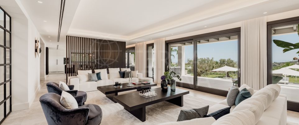 Villa Oliva - Villa moderne à vendre conçue par Miguel Tobal avec vue panoramique sur la mer, Nueva Andalucia