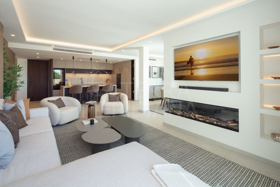 Ático dúplex en esquina con vistas en venta en Palacetes Los Belvederes, Nueva Andalucía, Marbella