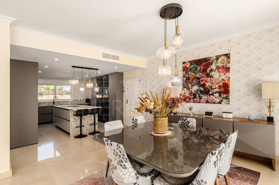 Villa mediterránea elegante con comodidades modernas en venta en Nagüeles, Milla de Oro de Marbella