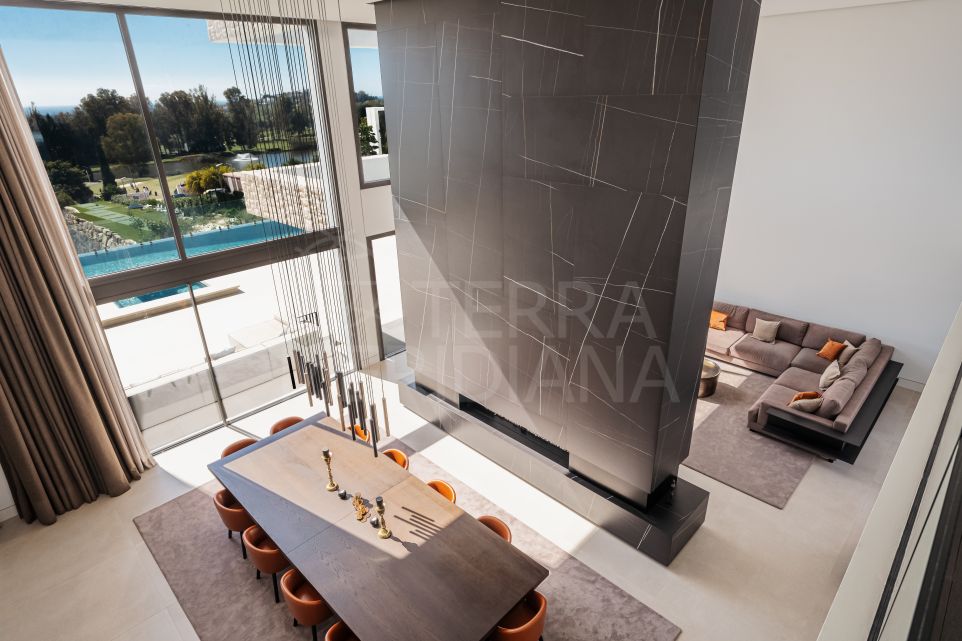 Vivre paisiblement dans un cadre luxueux : spacieuse villa de 5 chambres à vendre à La Alqueria, Benahavis