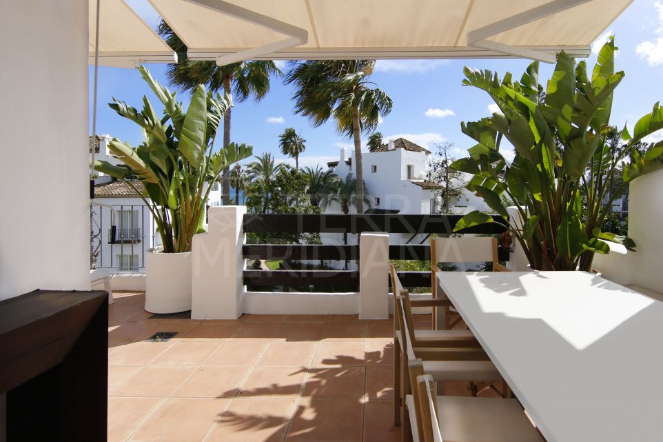 Penthouse for sale in Alcazaba Beach, a frontline beach complex located by Estepona centre