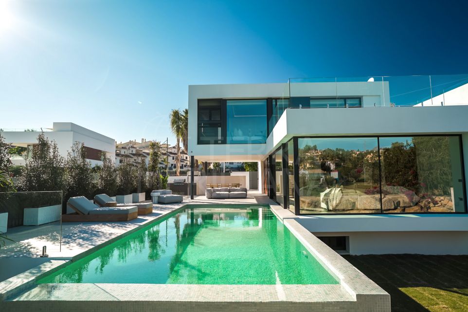 Elegant Scandinavian-Designed Villa for Sale in El Campanario, Estepona