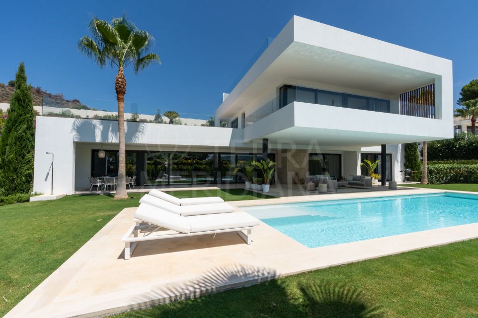 Chic Contemporary Villa in Exclusive Vasari Los Olivos - Haza del Conde, Nueva Andalucia, Marbella