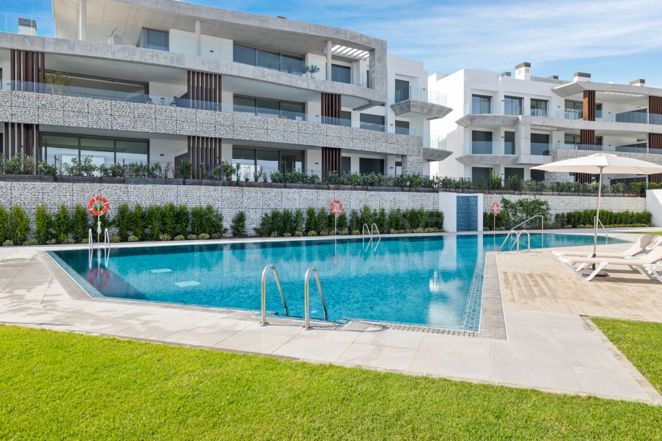 Elegant First Floor Apartment with Coastal Panorama for Sale in Real de La Quinta, Benahavis